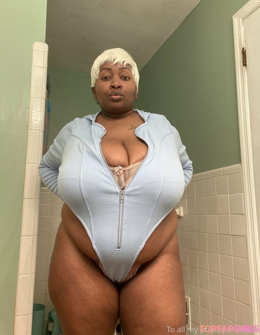 Foto di nudo di fuga di OnlyFans di Famousstarkmarie #3 Foto di nudo di fuga di OnlyFans di Famousstarkmarie #3
