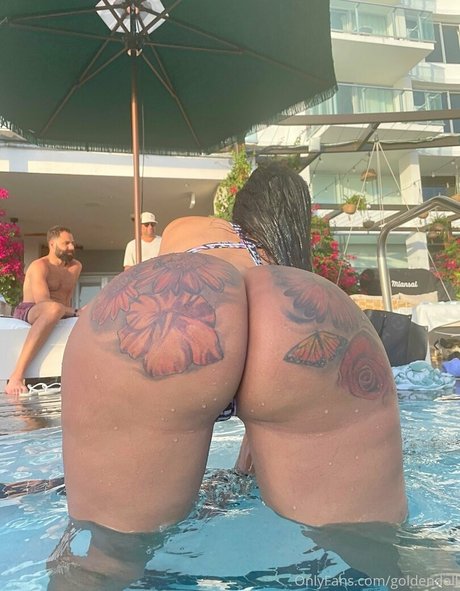 Foto di nudo di fuga di OnlyFans di Goldendoll