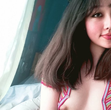 Foto di nudo di fuga di OnlyFans di Tinybooobs