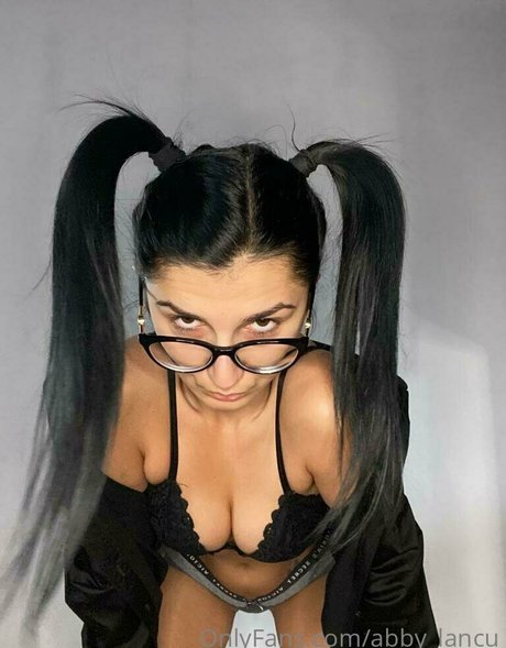 Foto di nudo di fuga di OnlyFans di Abbylancu
