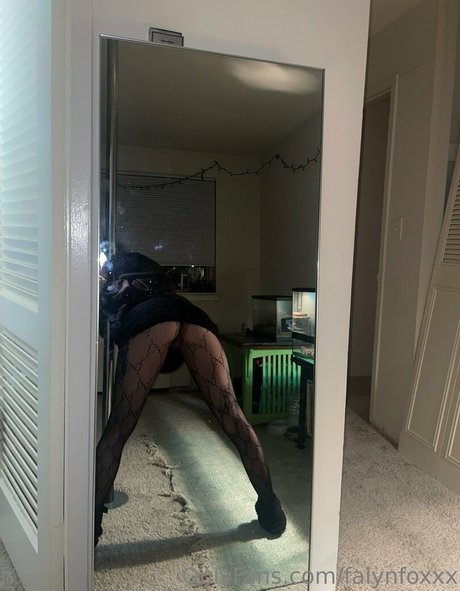 Foto di nudo di fuga di OnlyFans di Falynfoxxx