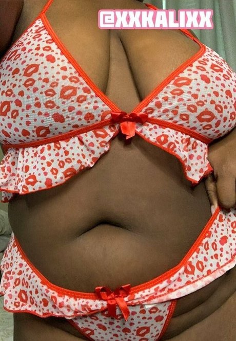 Foto di nudo di fuga di OnlyFans di Xxkalixxbbw