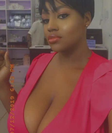 Foto di nudo di fuga di OnlyFans di Mimilicious Mimi