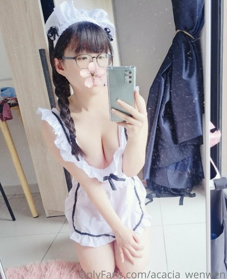 Foto di nudo di fuga di OnlyFans di Acaciawenwen