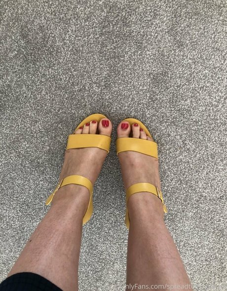 Foto di nudo di fuga di OnlyFans di Spreadtoesnothate