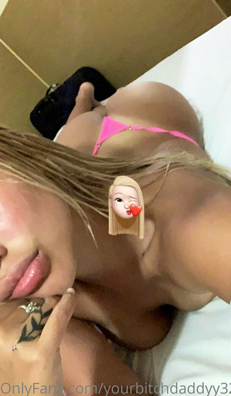 Foto di nudo di fuga di OnlyFans di Ailincaramelo