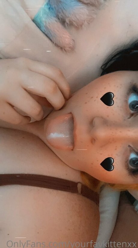 Foto di nudo di fuga di OnlyFans di Yourfavkittenxx