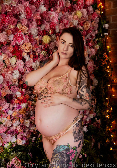 Foto di nudo di fuga di OnlyFans di Suicidekittenxxx