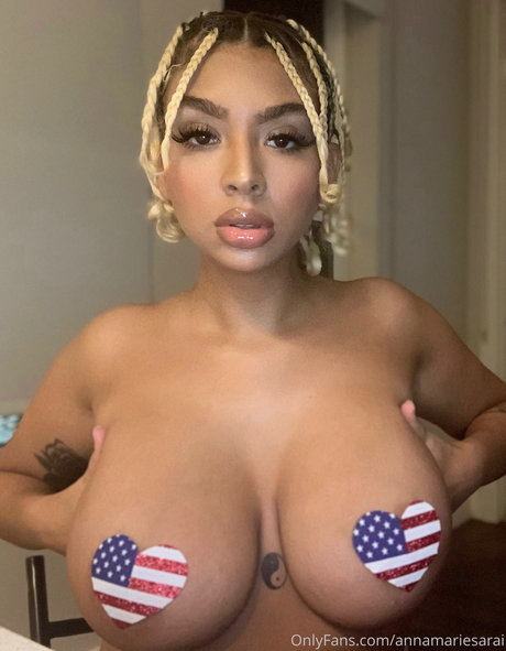 Foto di nudo di fuga di OnlyFans di Annamariesarai