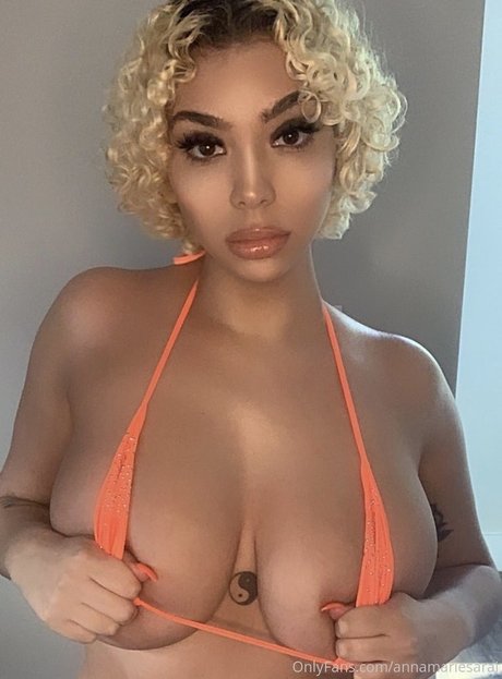 Foto di nudo di fuga di OnlyFans di Annamariesarai