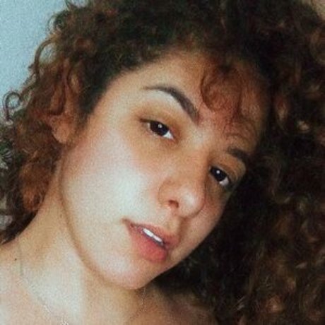 Foto di nudo di fuga di OnlyFans di Isa Ferraz
