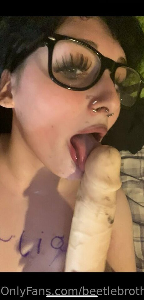 Foto di nudo di fuga di OnlyFans di Beetlebrothh