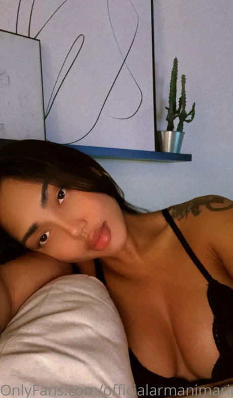 Foto di nudo di fuga di OnlyFans di Officialarmanimarie