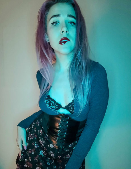 Foto di nudo di fuga di OnlyFans di Enicat