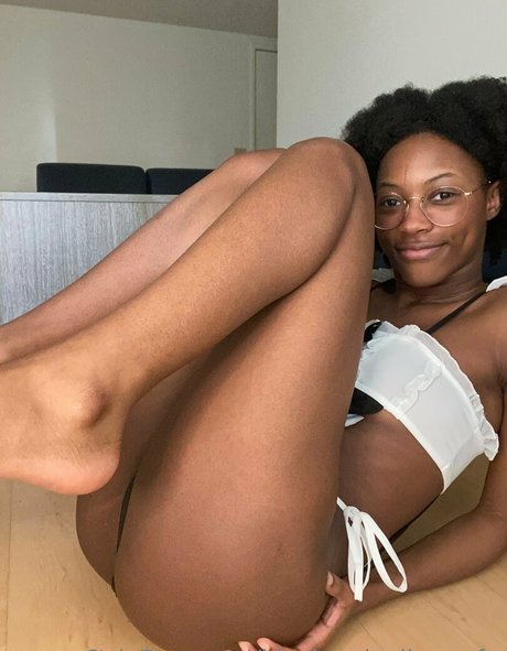 Foto di nudo di fuga di OnlyFans di Blackandyellownsfw