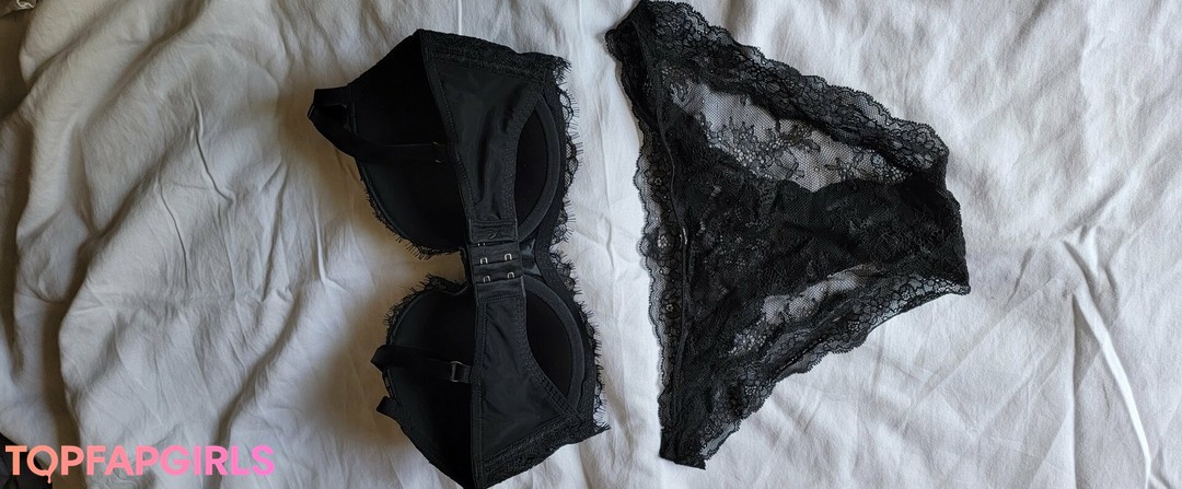 Foto di nudo di fuga di OnlyFans di Katrinajade #49 Foto di nudo di fuga di OnlyFans di Katrinajade #49