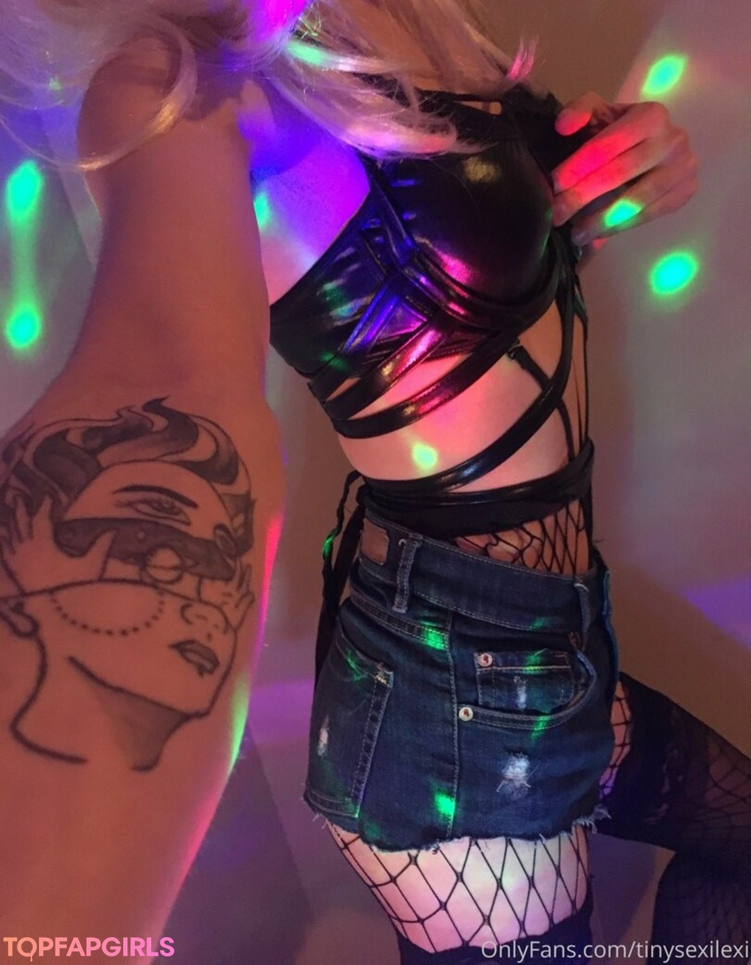 Foto di nudo di fuga di OnlyFans di Tinysexilexi666 #29 Foto di nudo di fuga di OnlyFans di Tinysexilexi666 #29