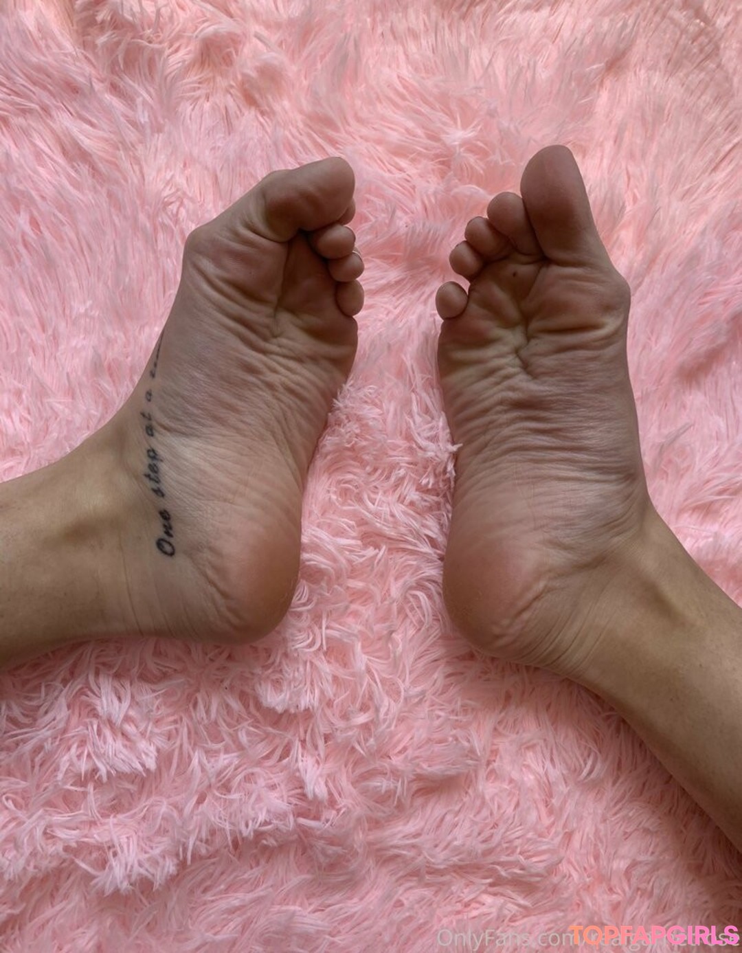 Foto di nudo di fuga di OnlyFans di Realgarnetrose #18 Foto di nudo di fuga di OnlyFans di Realgarnetrose #18