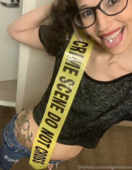 Foto di nudo di fuga di OnlyFans di Realgarnetrose