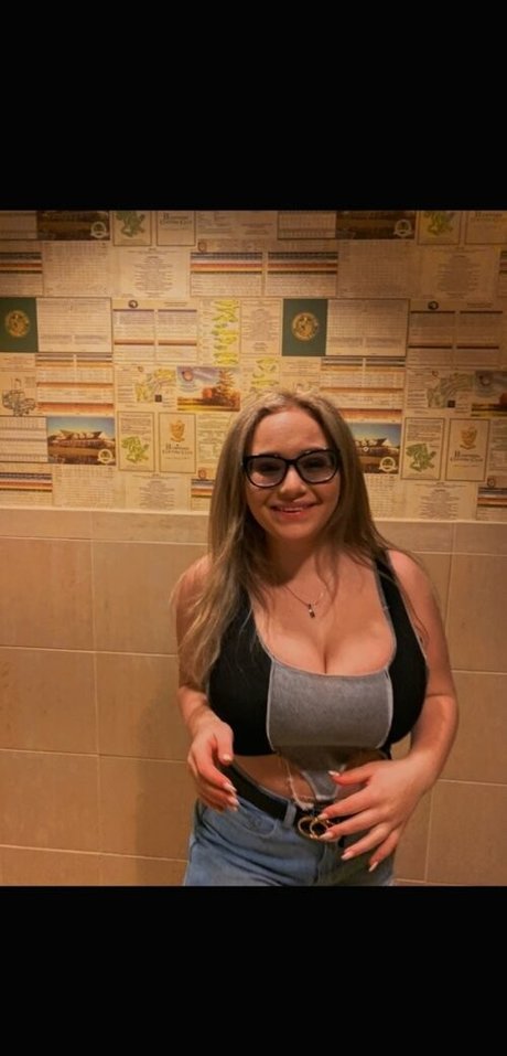 Foto di nudo di fuga di OnlyFans di Harley Steins