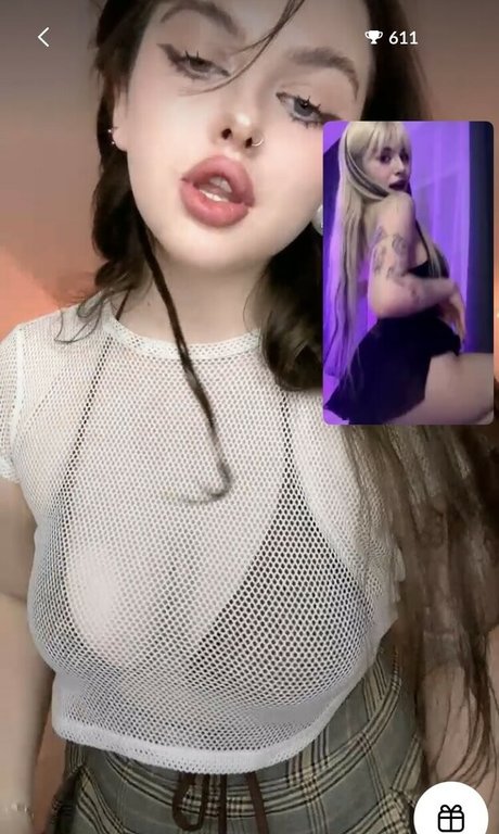 Foto di nudo di fuga di OnlyFans di Cherry Pie