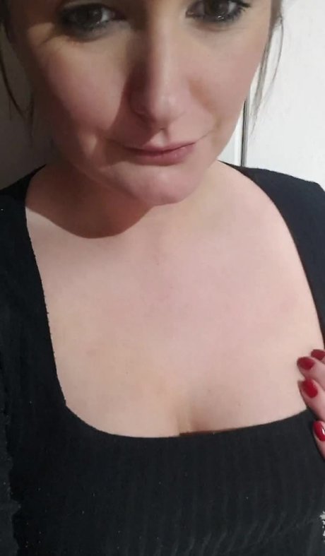 Foto di nudo di fuga di OnlyFans di Boredenglishwife