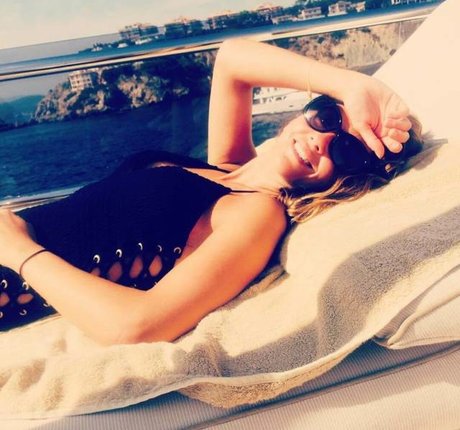 Foto di nudo di fuga di OnlyFans di Samia Ghadie