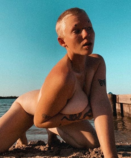 Foto di nudo di fuga di OnlyFans di Woahphinn