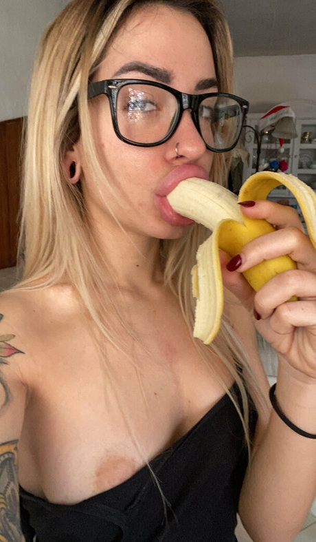 Foto di nudo di fuga di OnlyFans di Giuno Sg