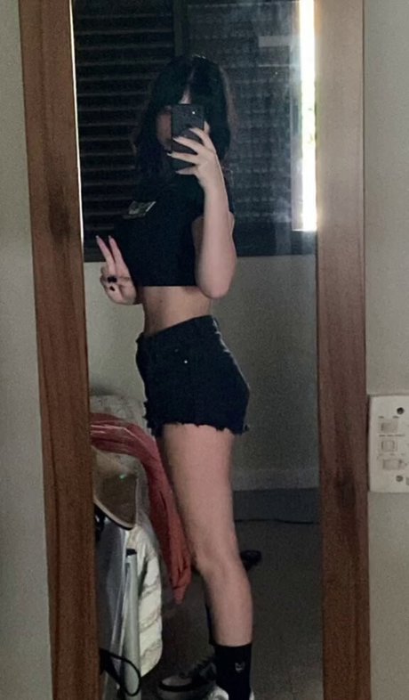 Foto di nudo di fuga di OnlyFans di Konneko