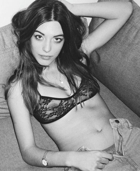 Louise Follain