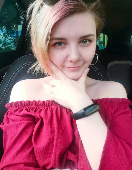 Foto di nudo di fuga di OnlyFans di Atamasha