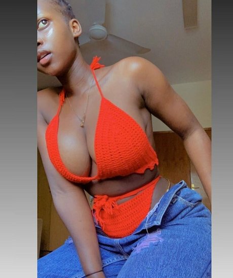 Foto di nudo di fuga di OnlyFans di Kellytumtum