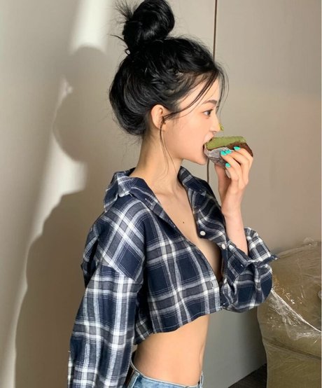 Foto di nudo di fuga di OnlyFans di Somsomo0o