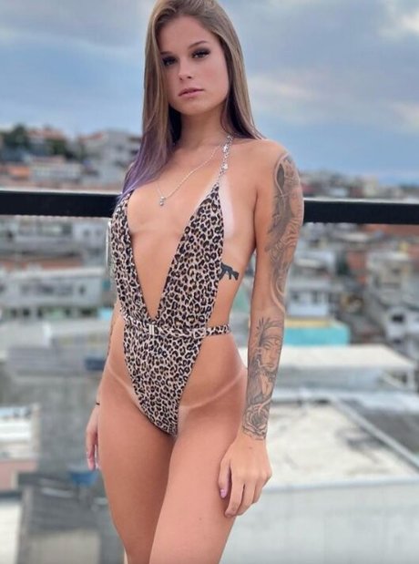 Foto di nudo di fuga di OnlyFans di Manuela Conter
