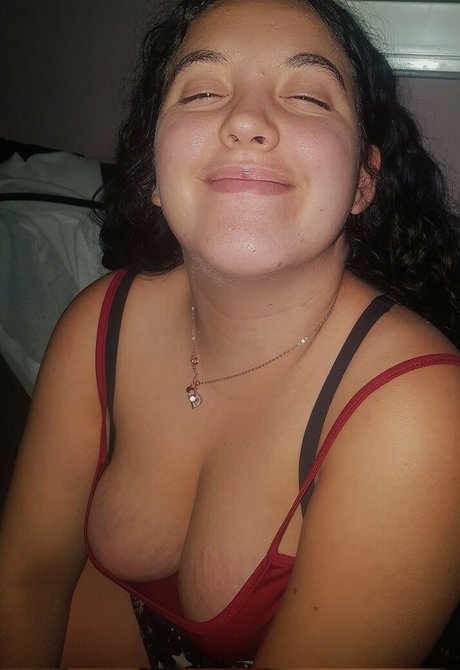 Foto di nudo di fuga di OnlyFans di Cumslutval