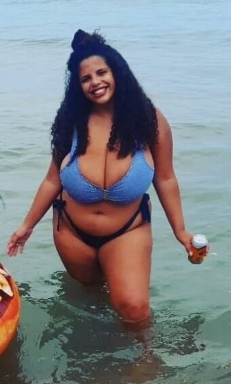 Foto di nudo di fuga di OnlyFans di Mayla Coimbra