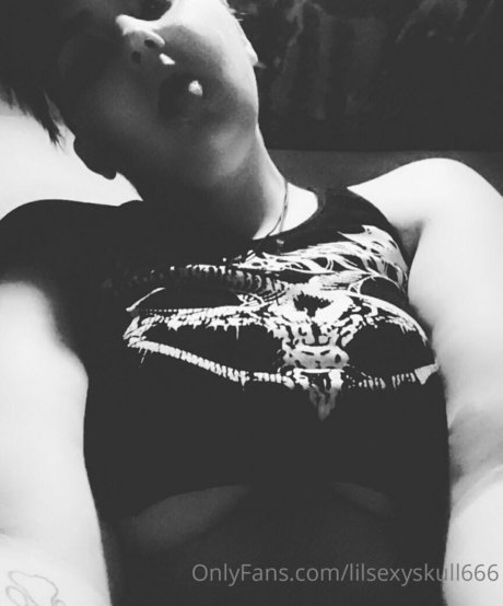 Foto di nudo di fuga di OnlyFans di Skylar Rose Zombiez