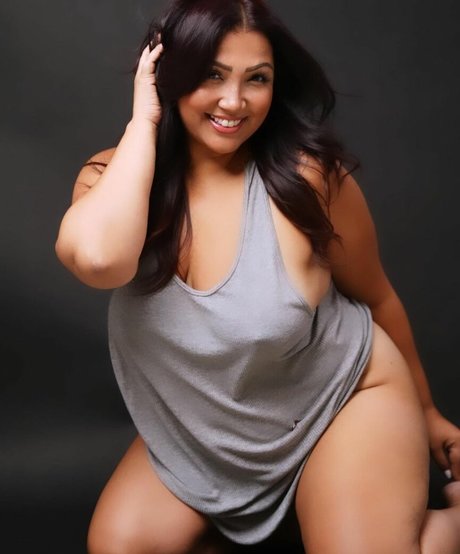 Foto di nudo di fuga di OnlyFans di Aziastar
