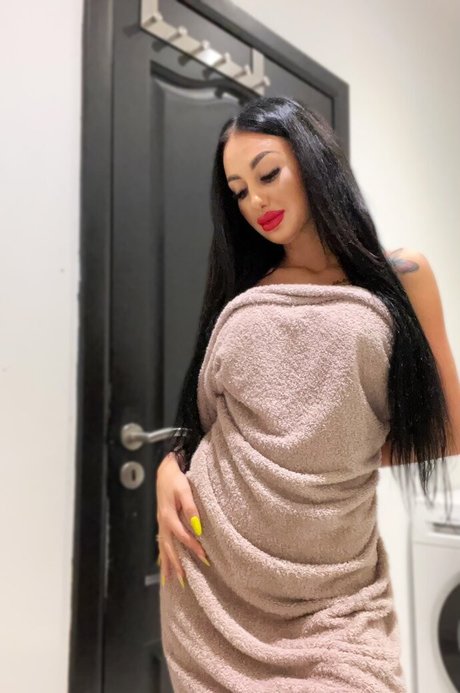 Foto di nudo di fuga di OnlyFans di Deeaxoxx