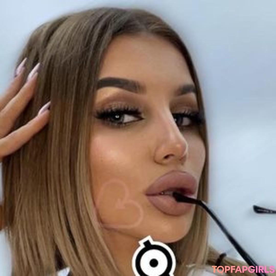 Foto di nudo di fuga di OnlyFans di Luxurydoll #4 Foto di nudo di fuga di OnlyFans di Luxurydoll #4