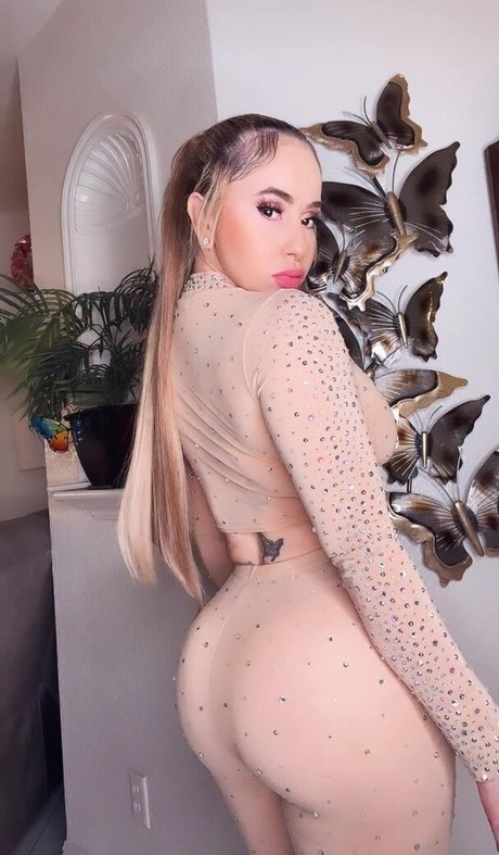 Foto di nudo di fuga di OnlyFans di Mizvanezza