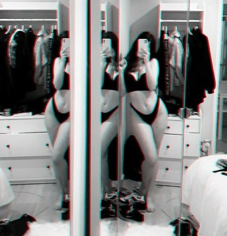 Foto di nudo di fuga di OnlyFans di Littleragergirl