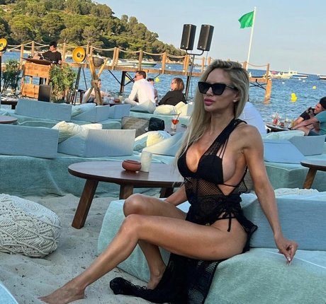 Foto di nudo di fuga di OnlyFans di Luciana Salazar