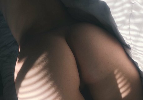 Foto di nudo di fuga di OnlyFans di Lindabluee