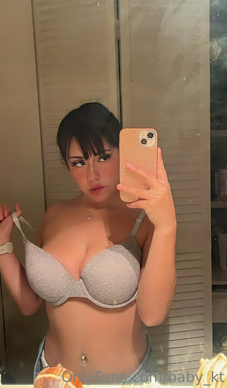 Foto di nudo di fuga di OnlyFans di Babykt