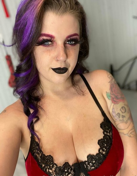 Foto di nudo di fuga di OnlyFans di Roxxi Diamond