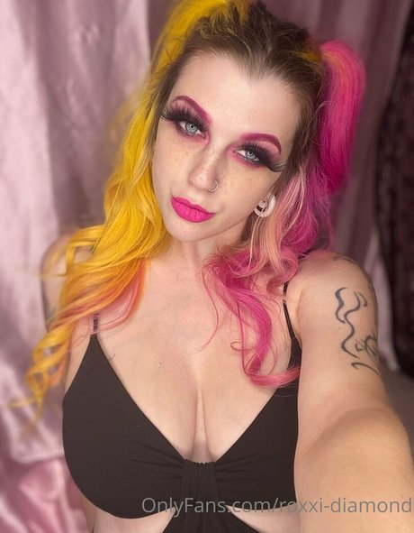 Foto di nudo di fuga di OnlyFans di Roxxi Diamond