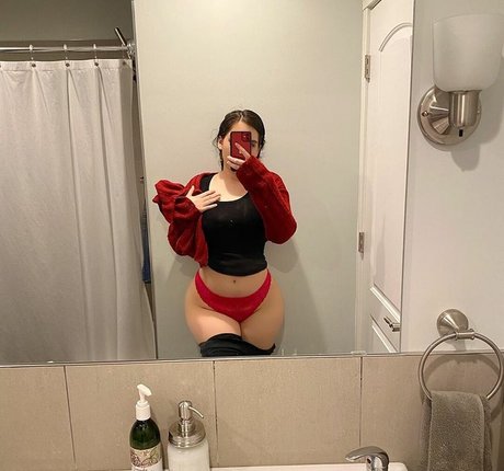 Foto di nudo di fuga di OnlyFans di Spicedupbellaxx