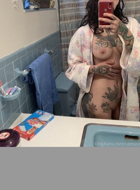 Foto di nudo di fuga di OnlyFans di Cat Staccz